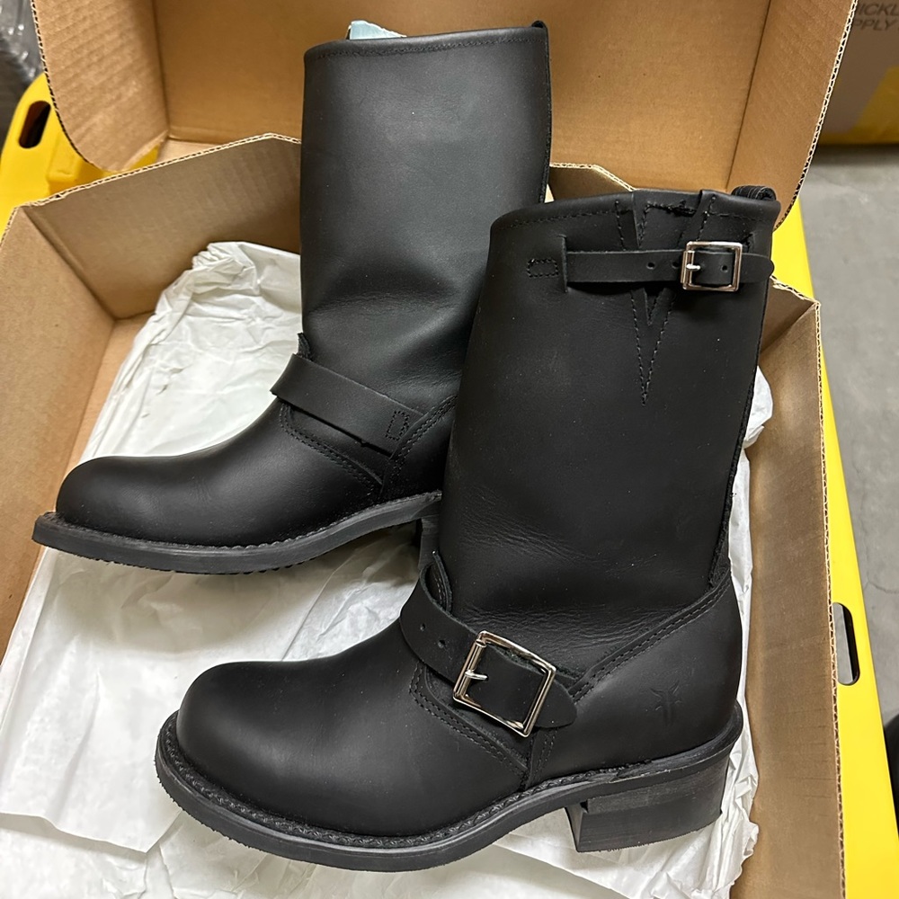 FRYE Engineer 12R Boots